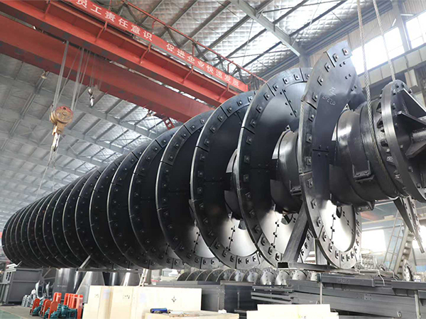 兩臺直徑2.4m螺旋分級機發(fā)貨